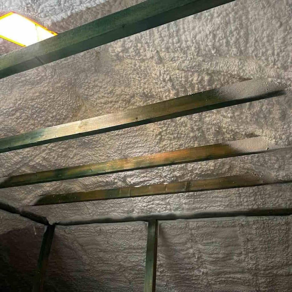 Realizacja: izolacja pianą PUR poddasza w Łańcucie.