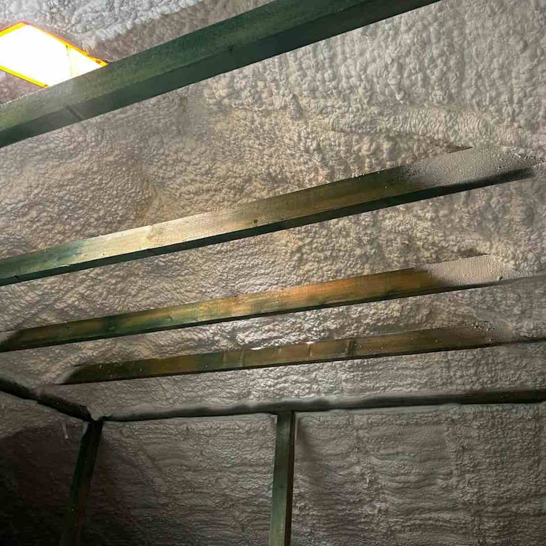 Realizacja: izolacja pianą PUR poddasza w Łańcucie.