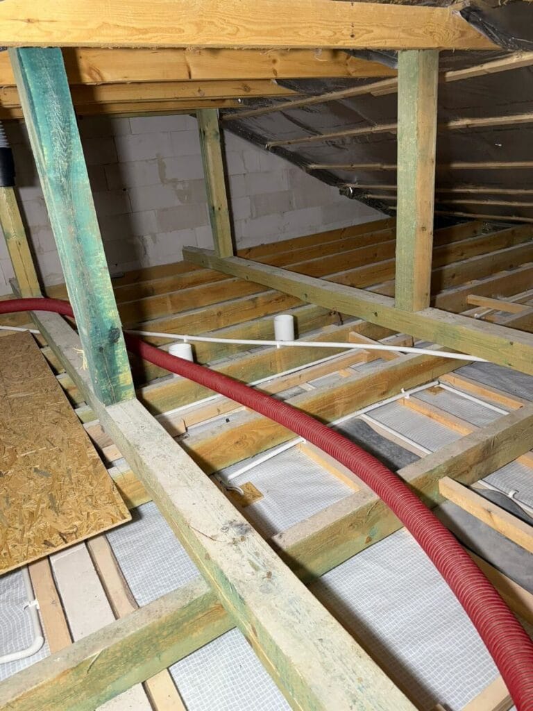 Realizacja: ocieplenie w Przeworsku z wykorzystaniem termoizolacji celulozą.